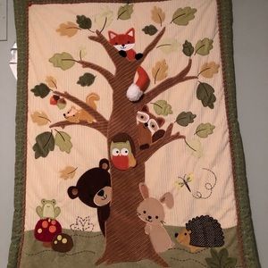 Baby bedding and nursery decor set: Woodland Creatures.